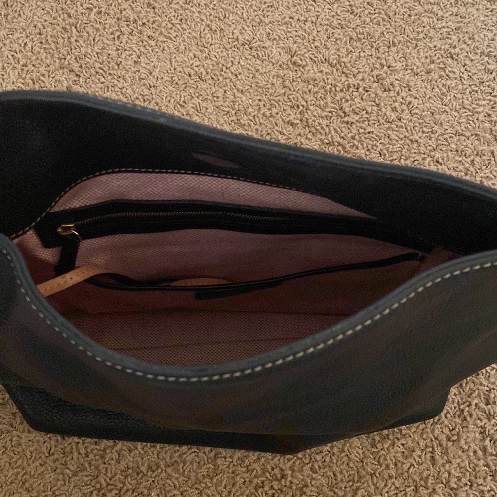 Black Dooney & Bourke purse - Picture 4 of 5